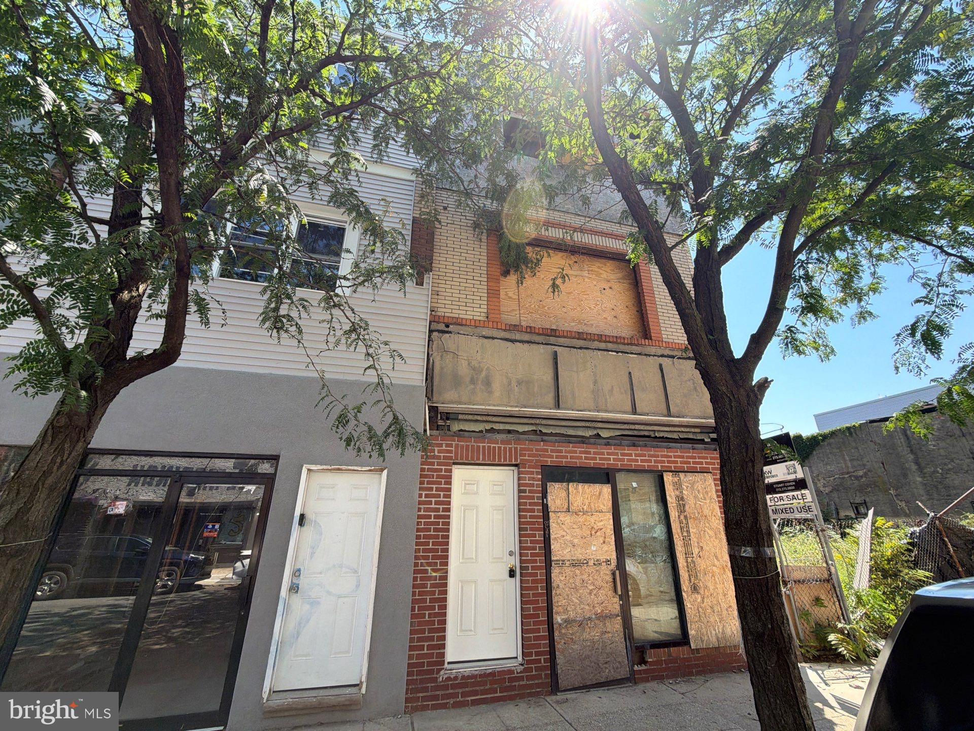 1427 POINT BREEZE AVENUE