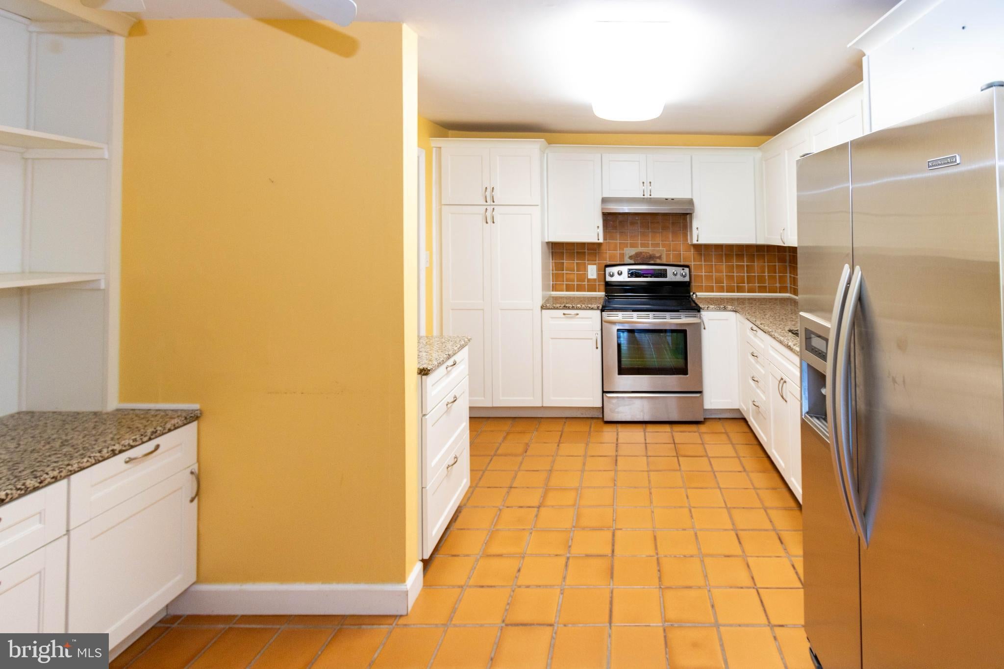 1 SLADE AVENUE 203