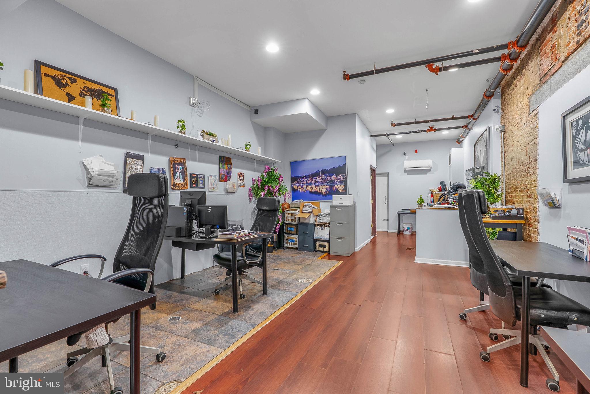 607 E PASSYUNK AVENUE