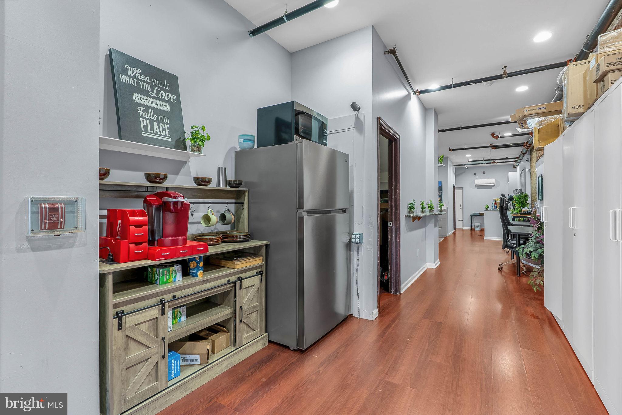 607 E PASSYUNK AVENUE