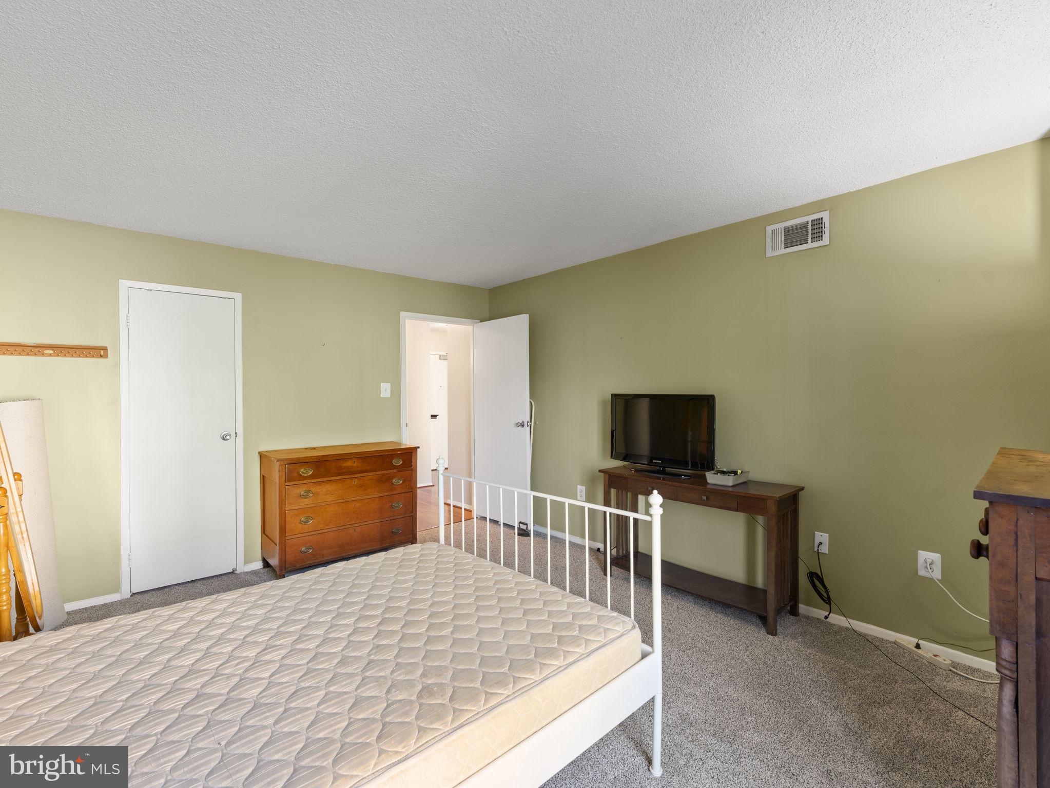 CENTURY SOUTH - Residential Lease