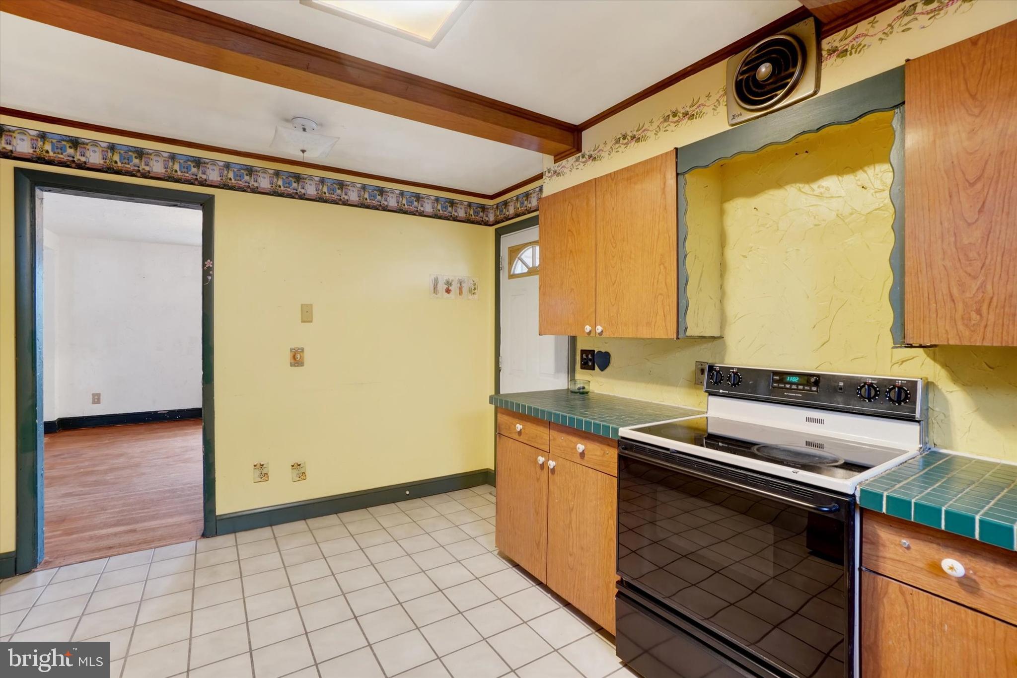 HOLLYWOOD HEIGHTS - Residential