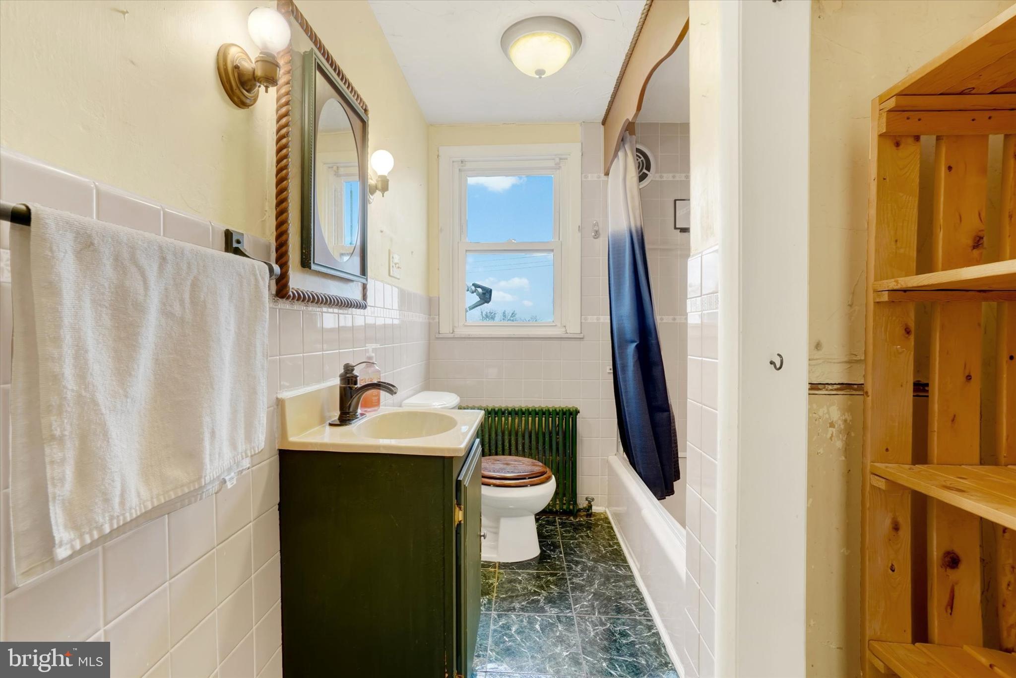 HOLLYWOOD HEIGHTS - Residential