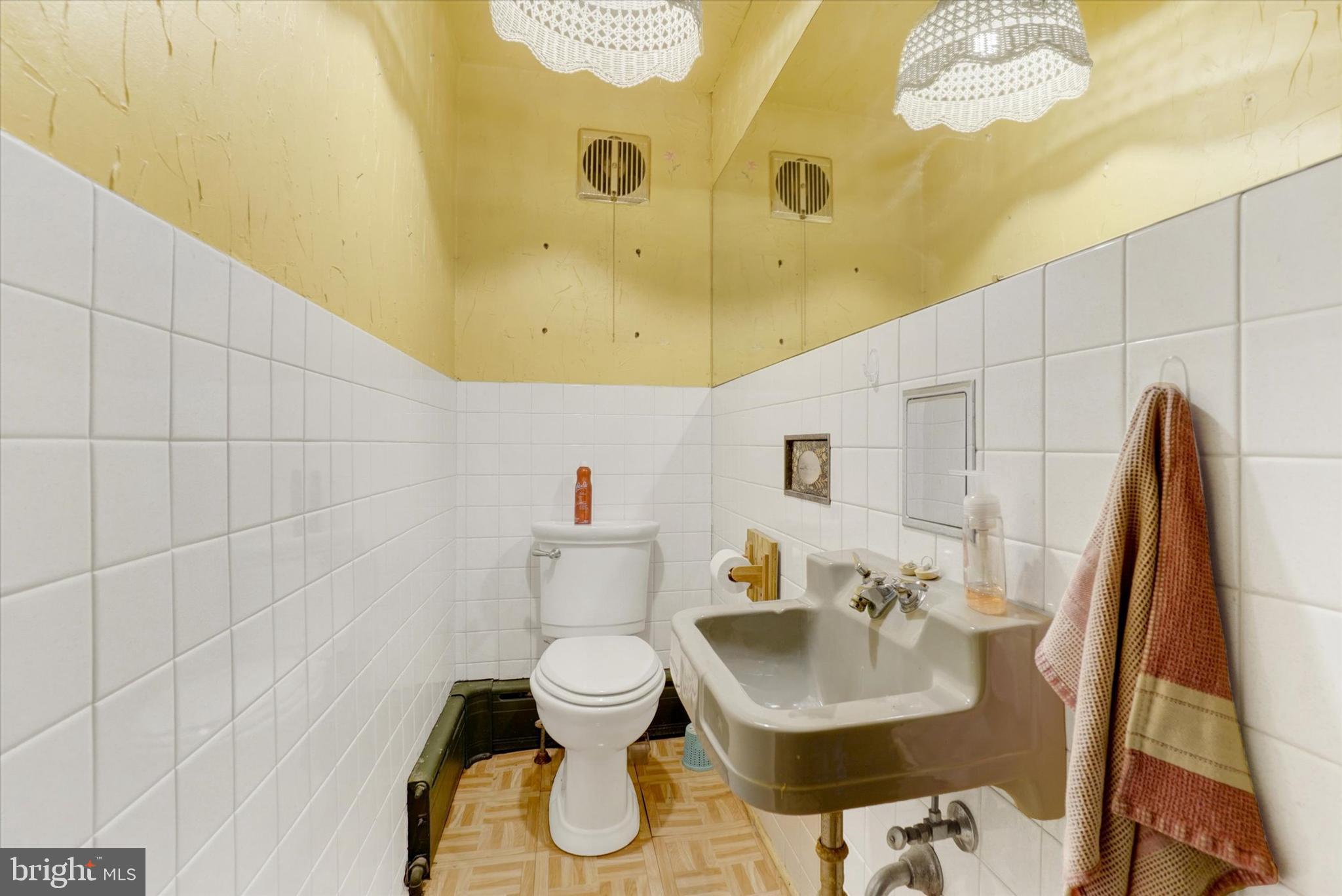 HOLLYWOOD HEIGHTS - Residential