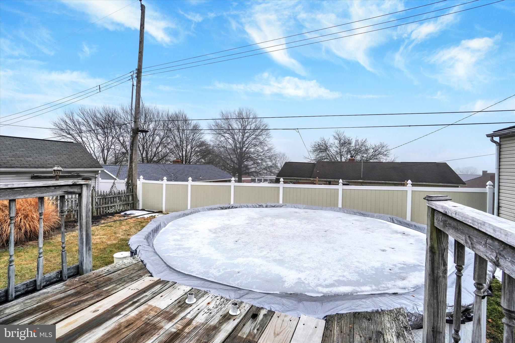 HOLLYWOOD HEIGHTS - Residential