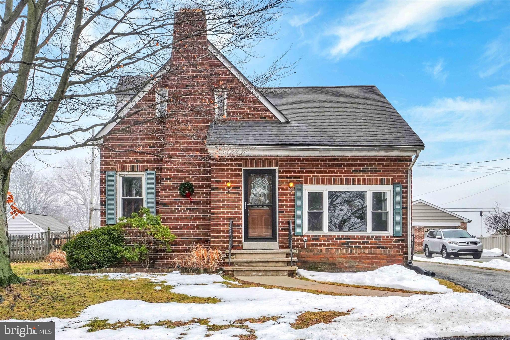 HOLLYWOOD HEIGHTS - Residential