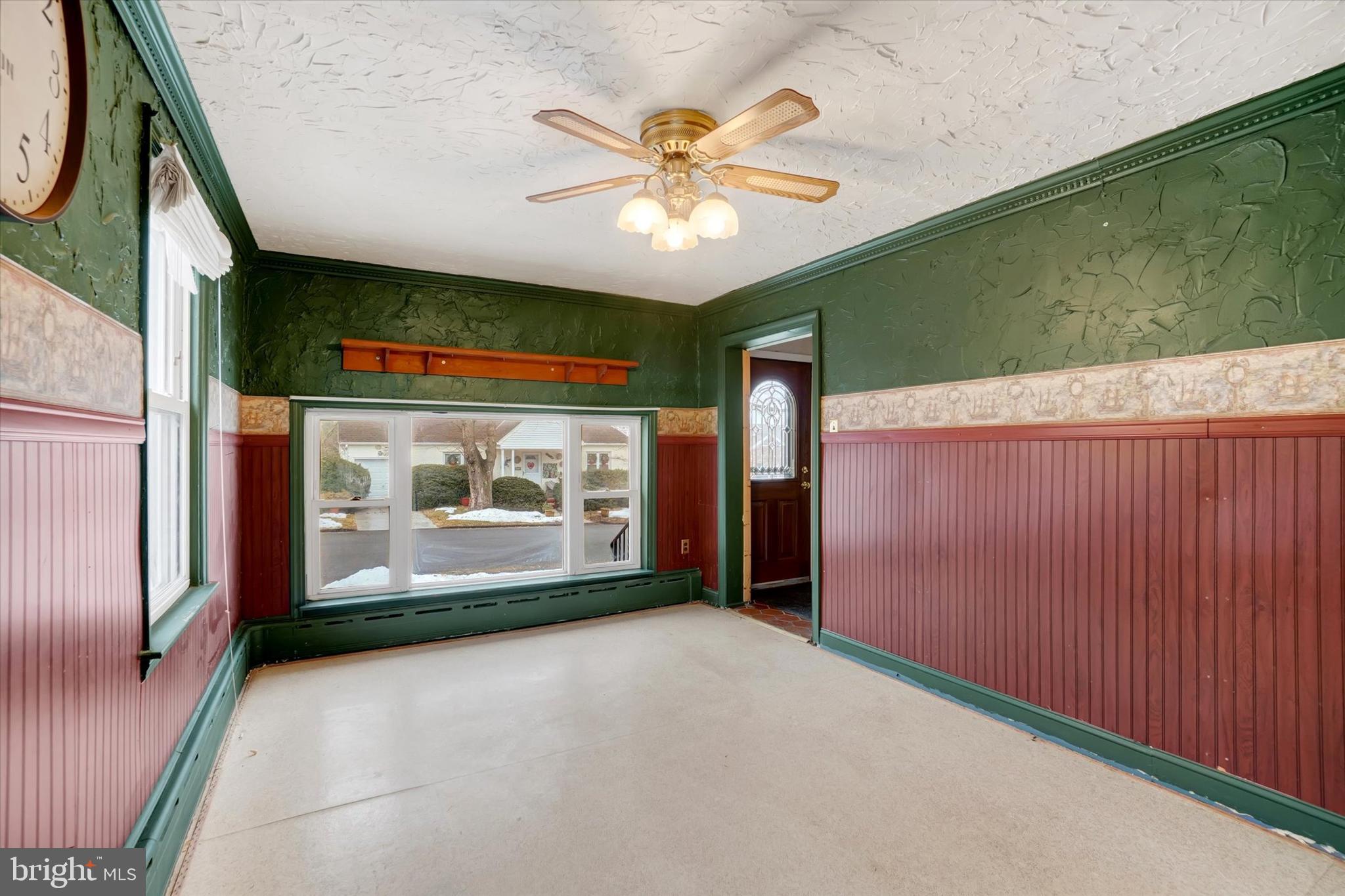 HOLLYWOOD HEIGHTS - Residential