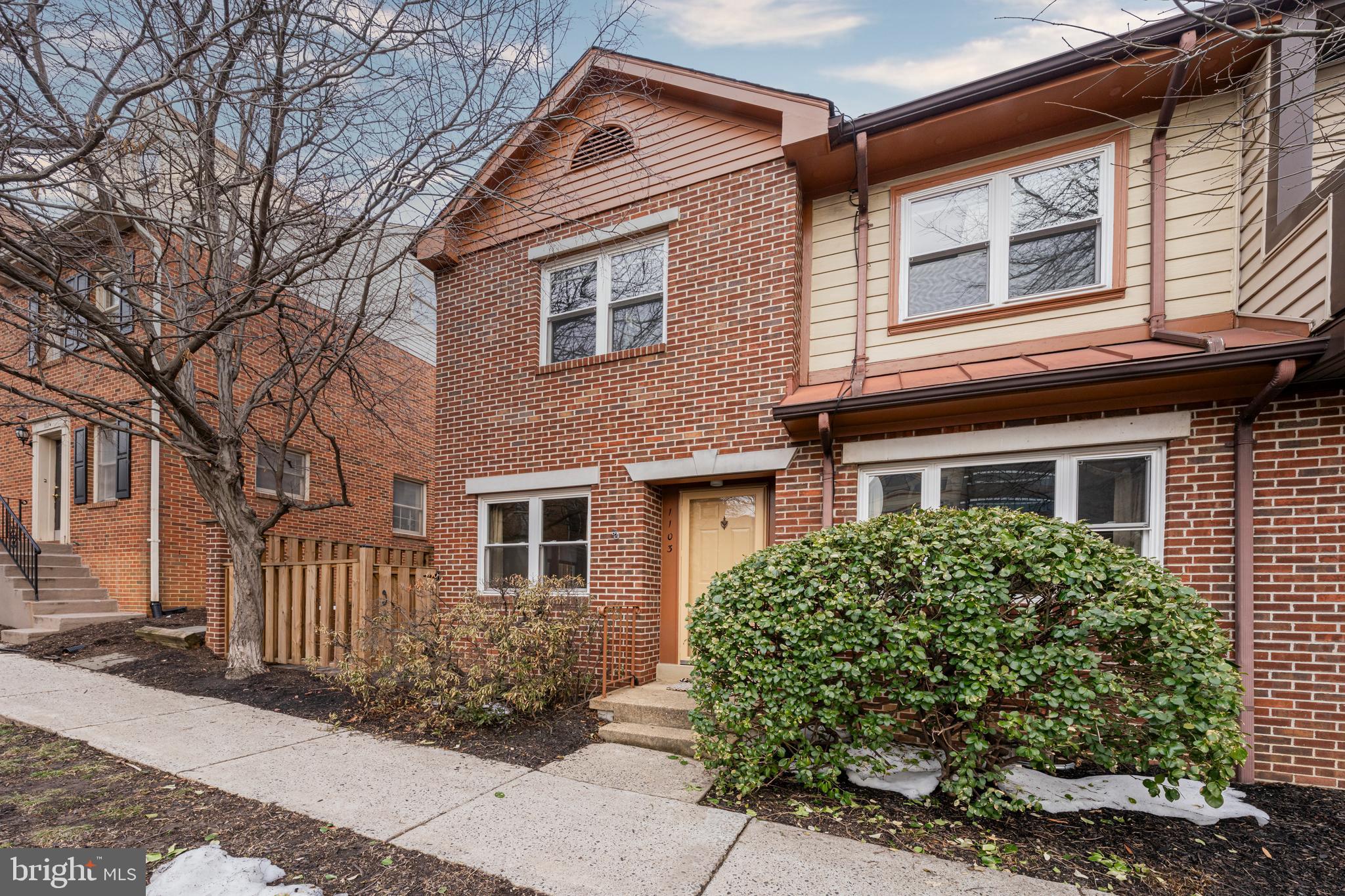 1103 N VERNON STREET