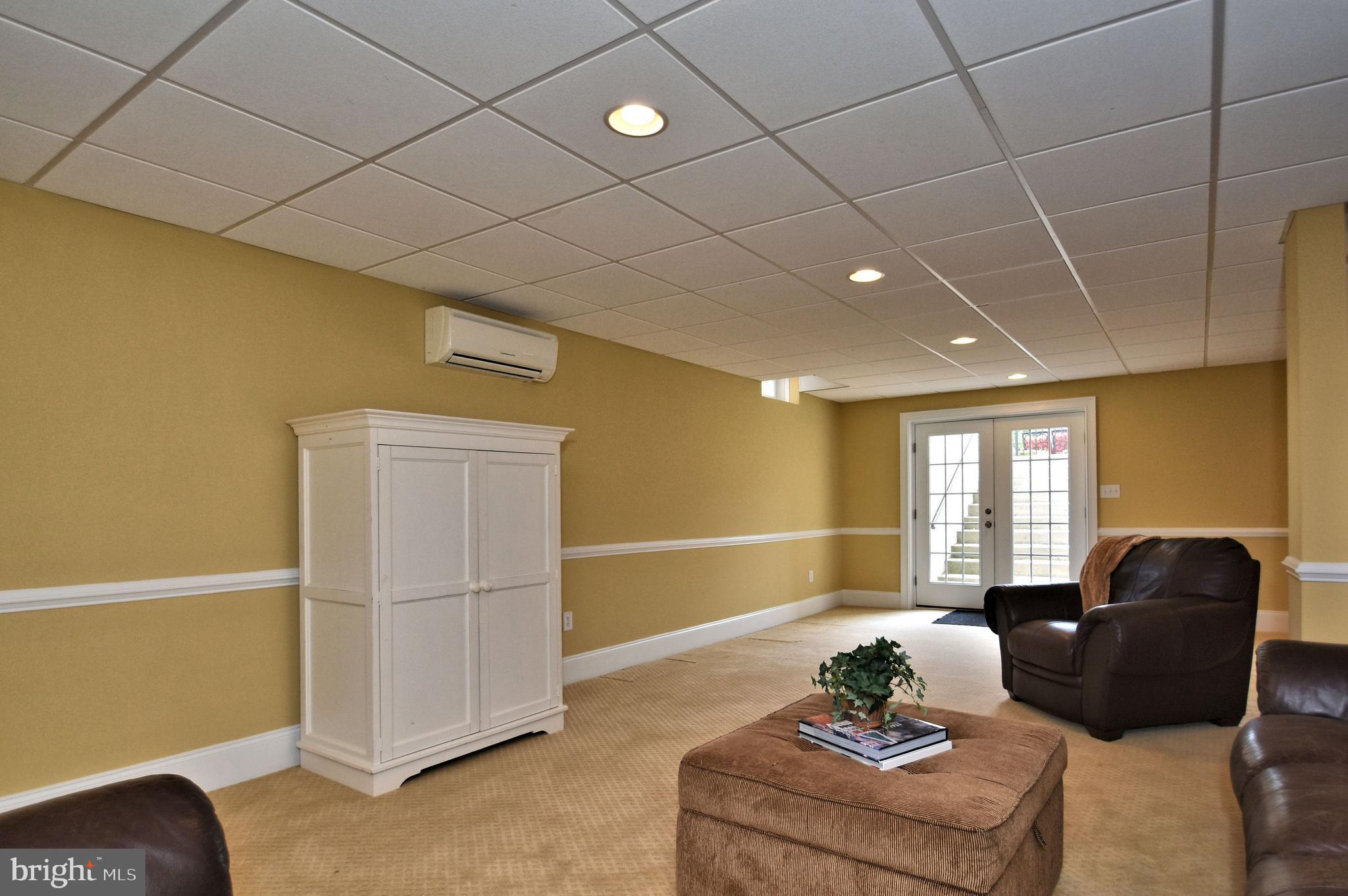 DUTCHESS FARM ESTS - Residential