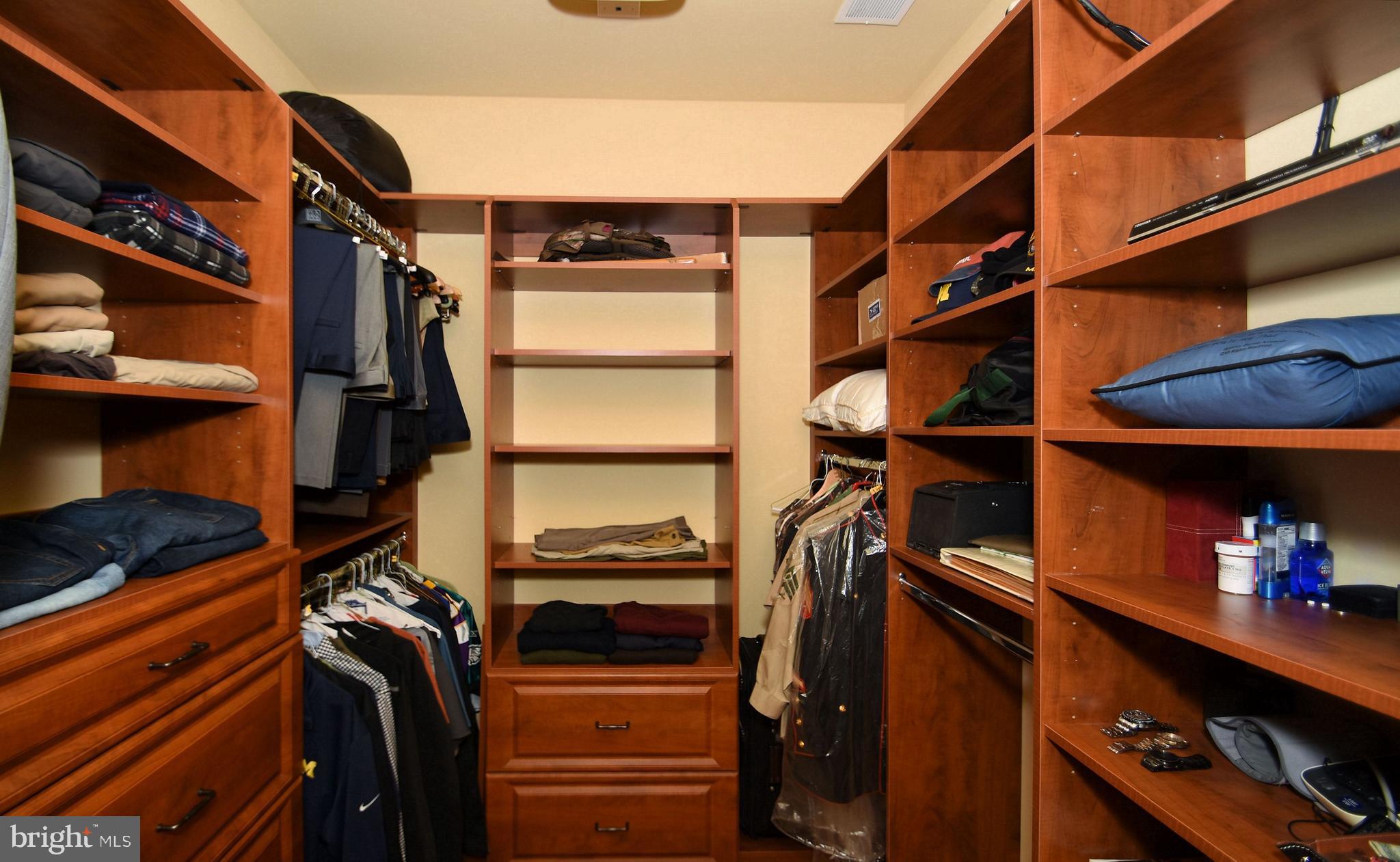 DUTCHESS FARM ESTS - Residential