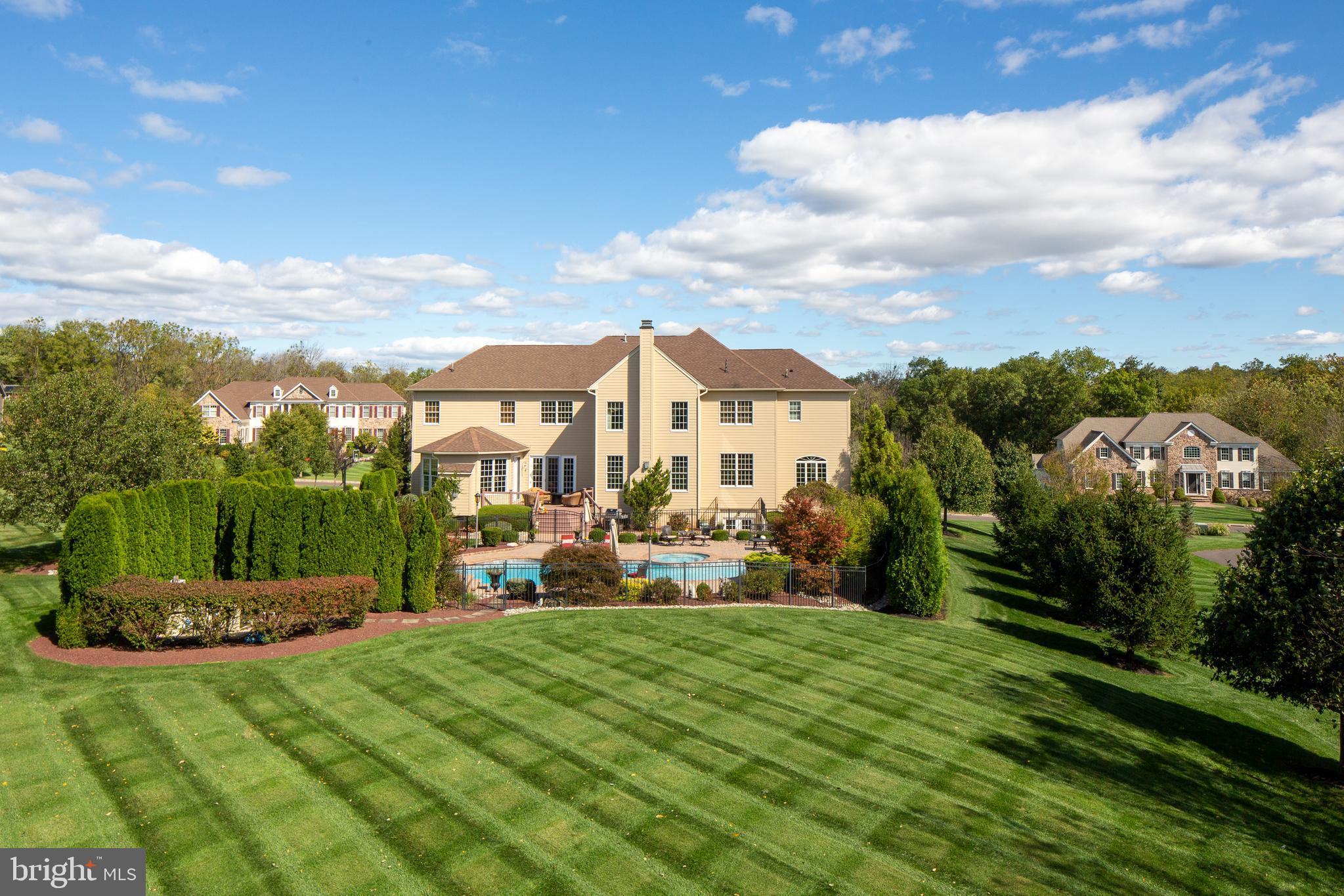 DUTCHESS FARM ESTS - Residential