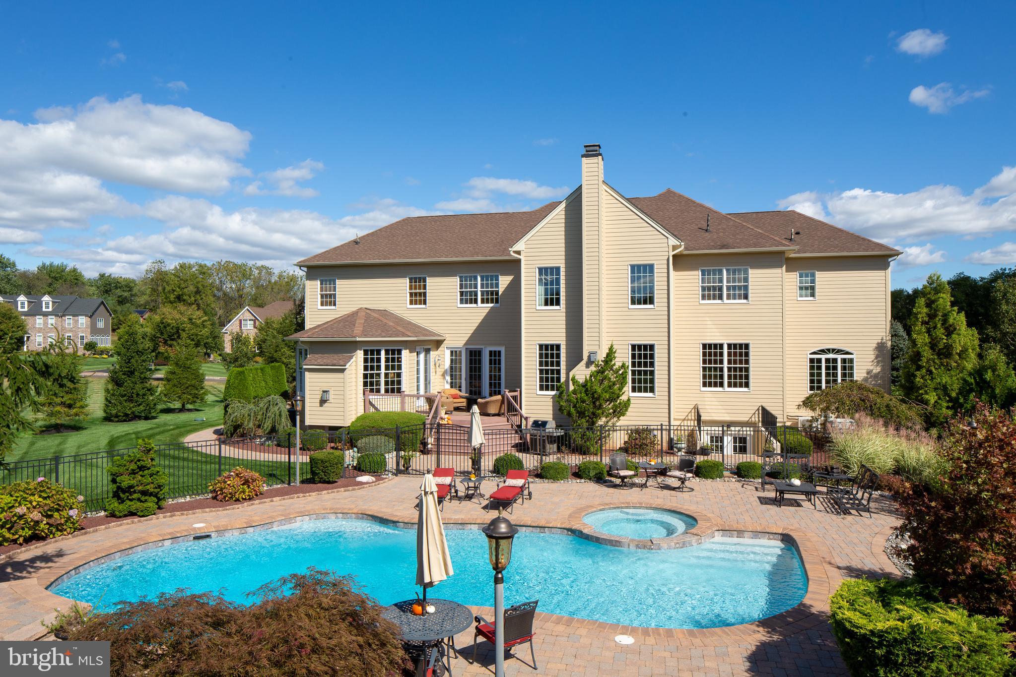 DUTCHESS FARM ESTS - Residential