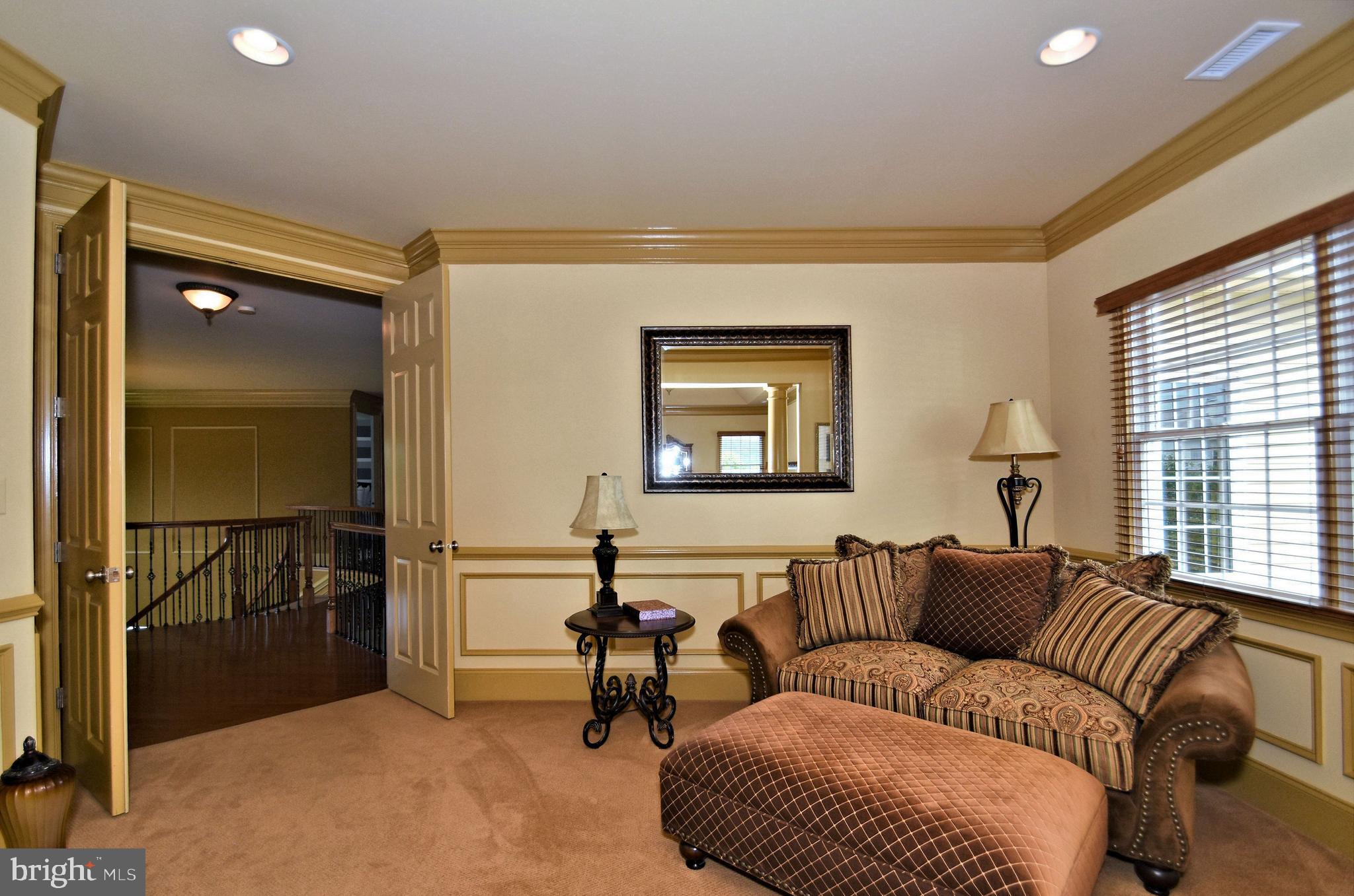 DUTCHESS FARM ESTS - Residential