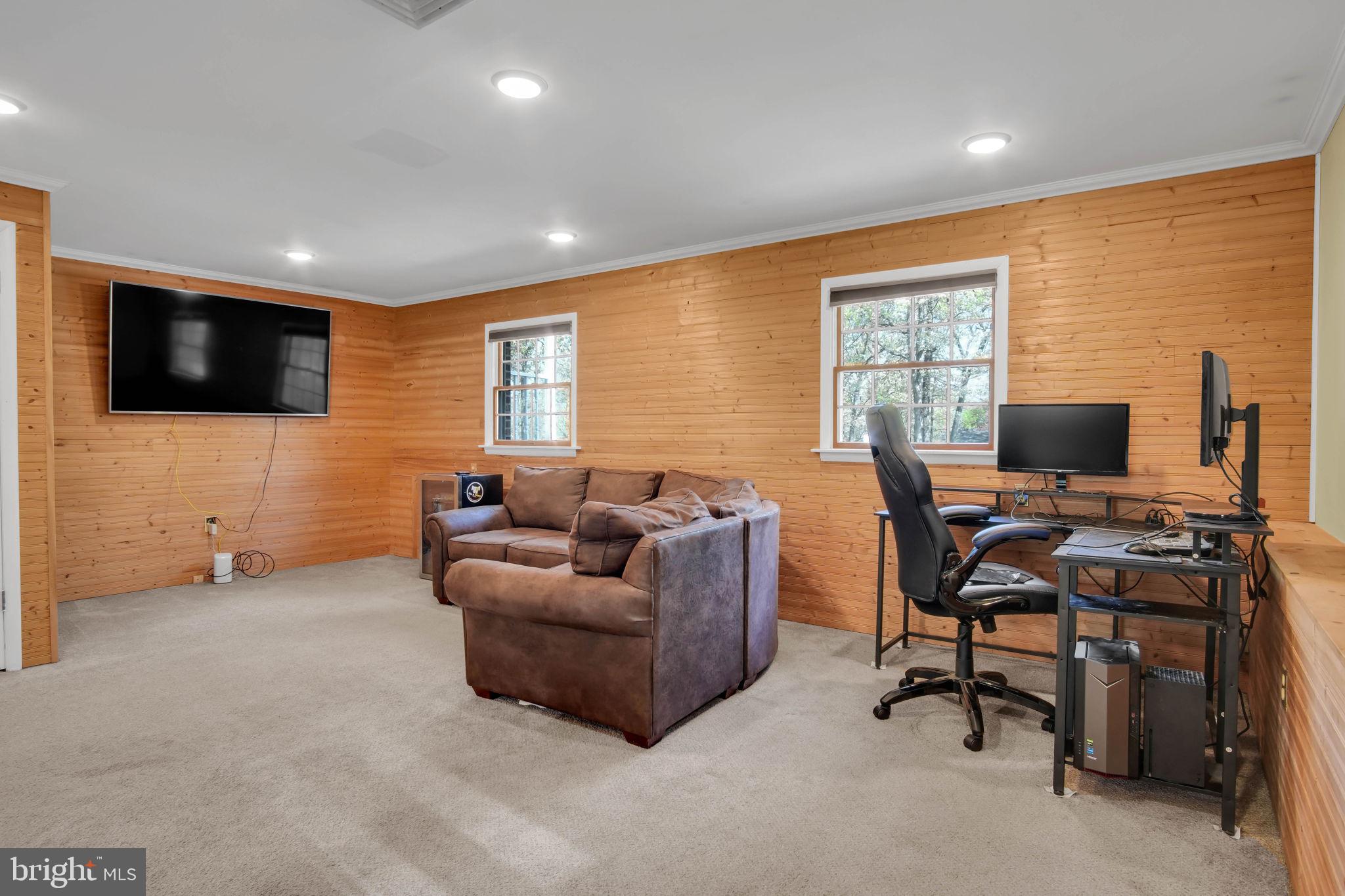 SHERWOOD FOREST - Residential