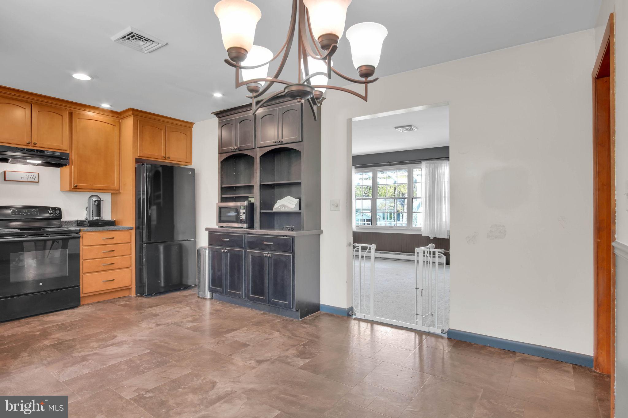 SHERWOOD FOREST - Residential