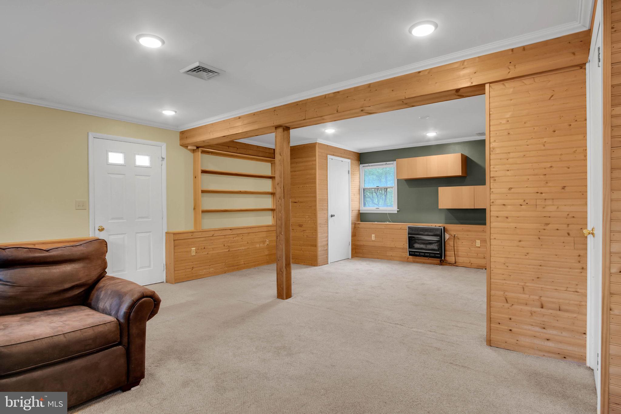 SHERWOOD FOREST - Residential