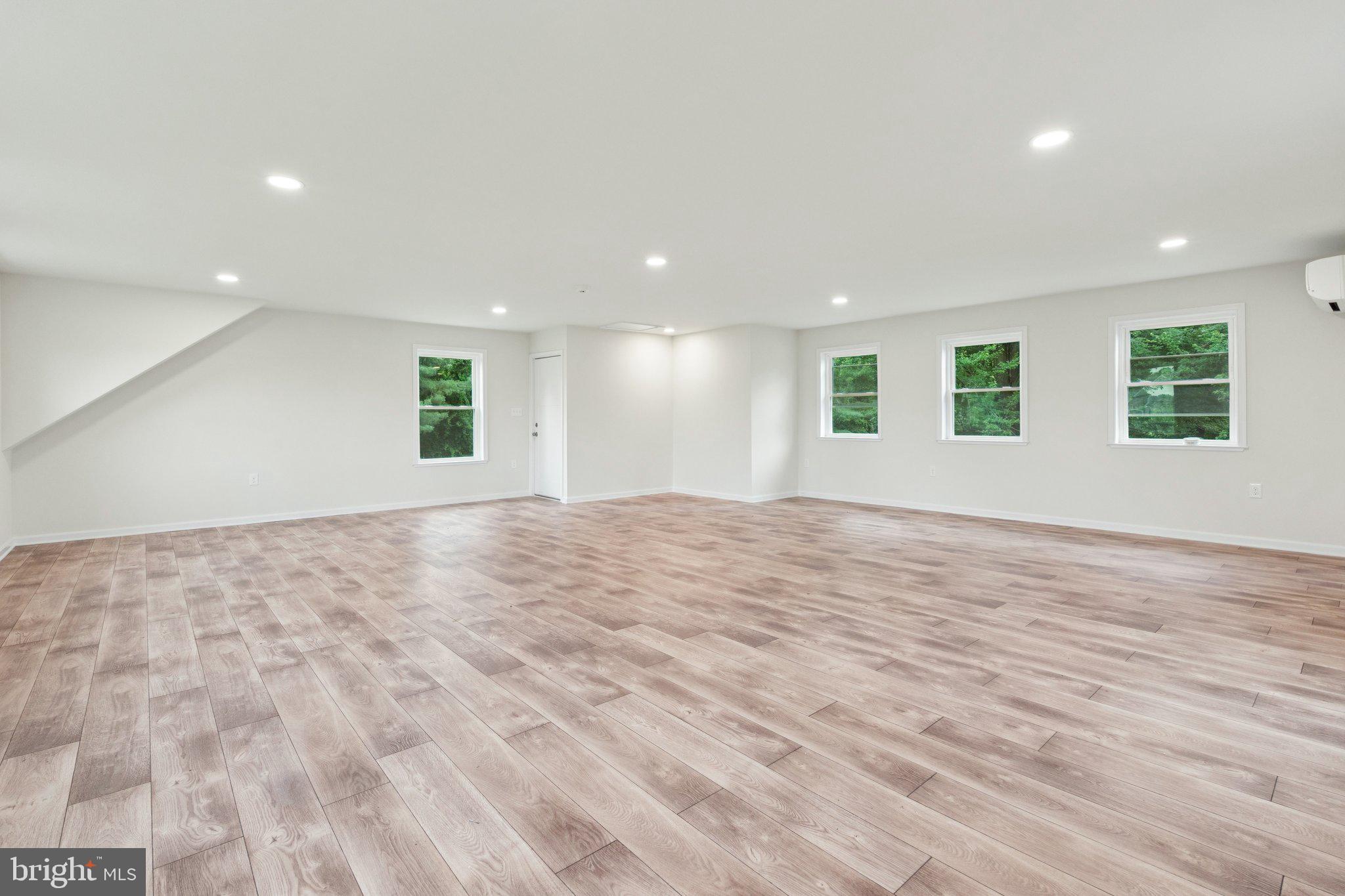 DARNESTOWN OUTSIDE - Residential