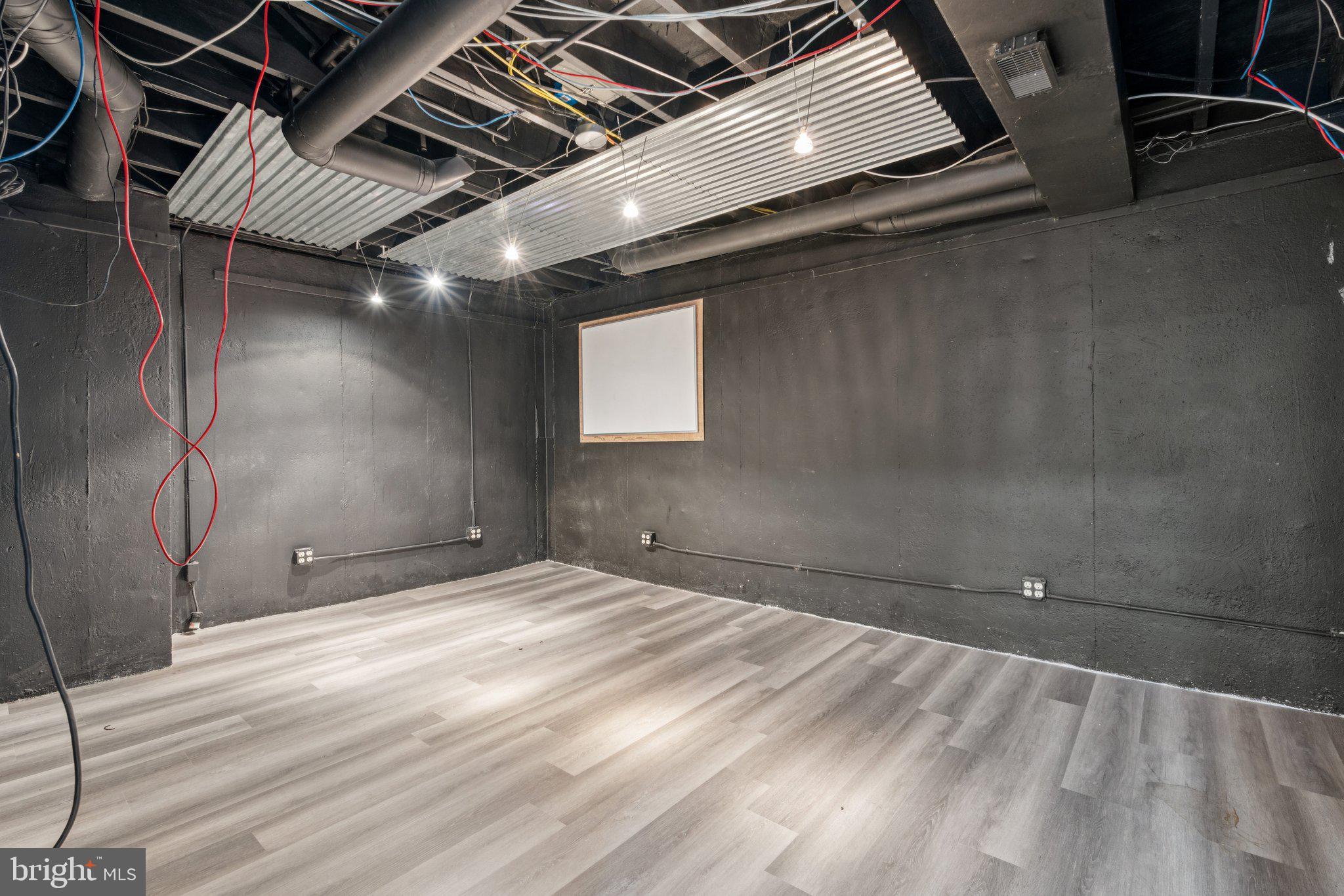 DARNESTOWN OUTSIDE - Residential