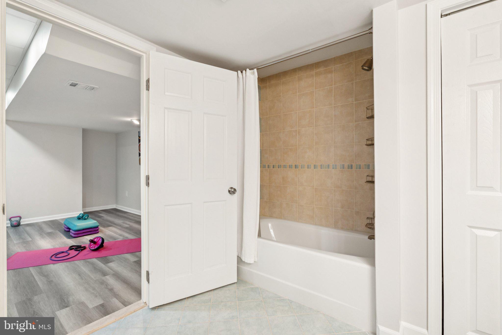 DARNESTOWN OUTSIDE - Residential