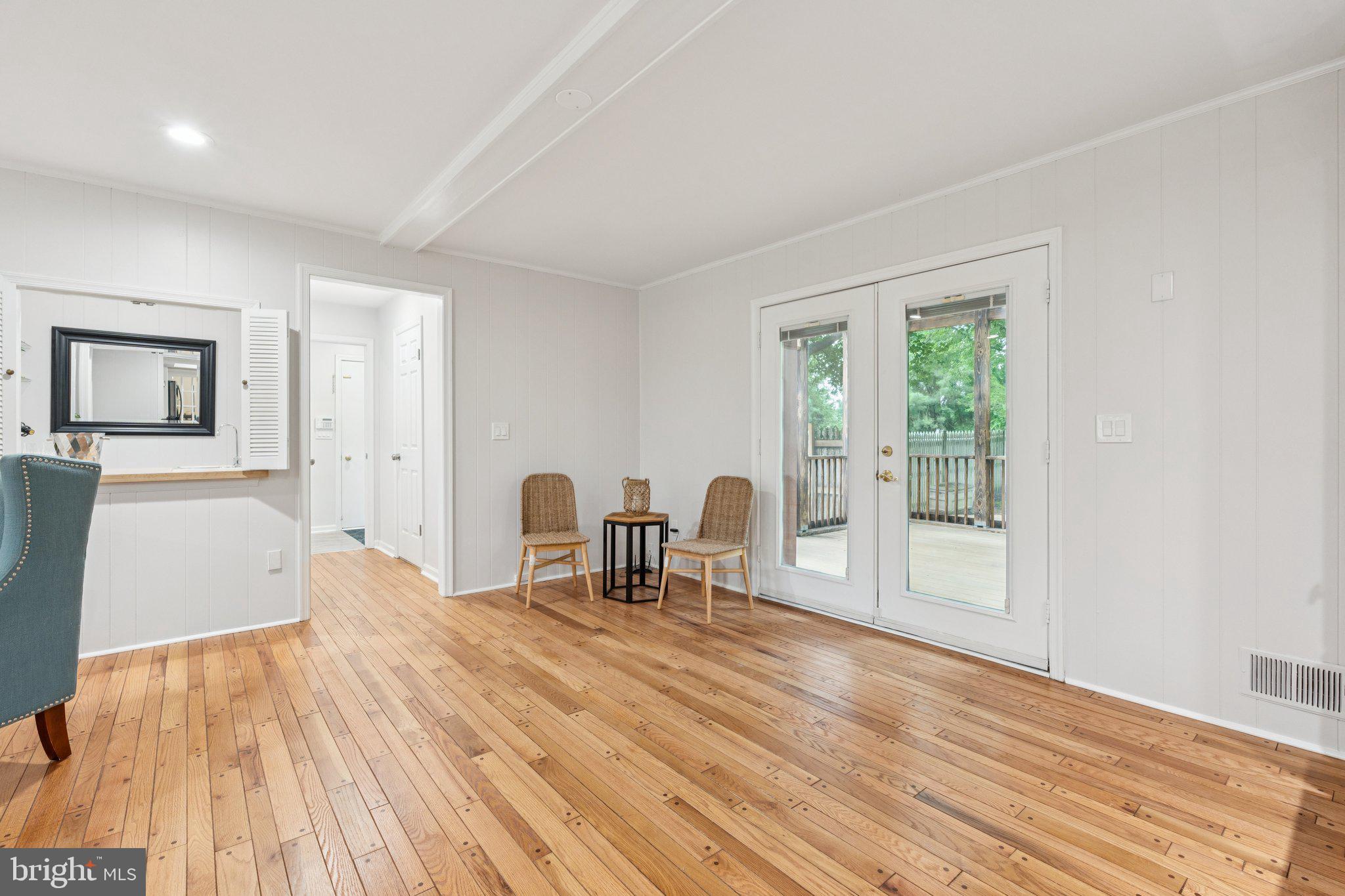 DARNESTOWN OUTSIDE - Residential