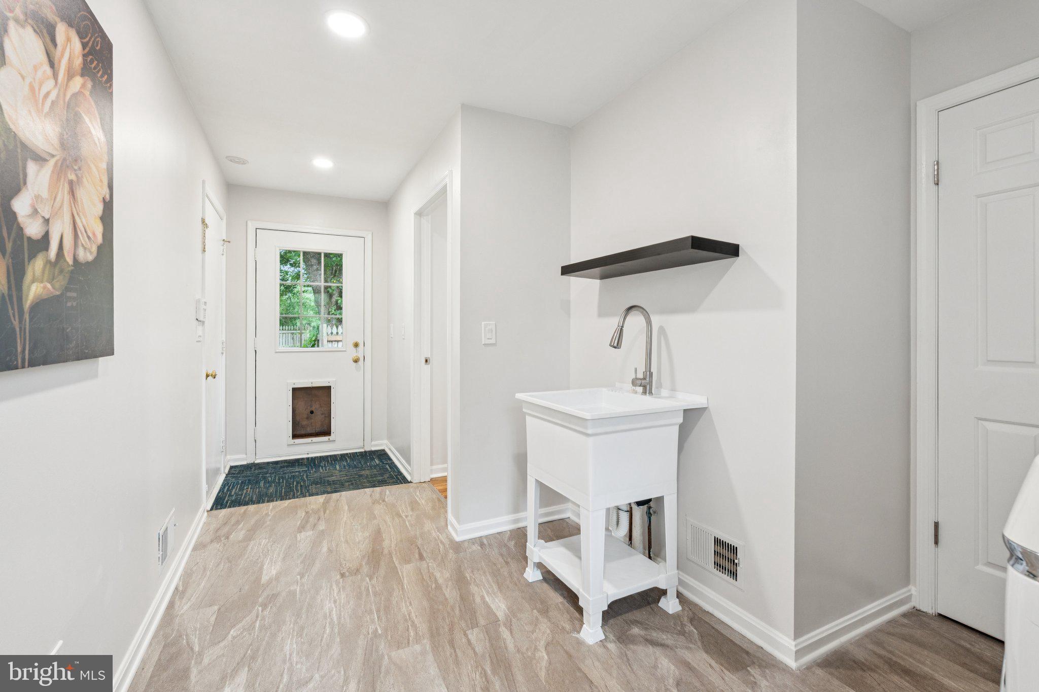 DARNESTOWN OUTSIDE - Residential