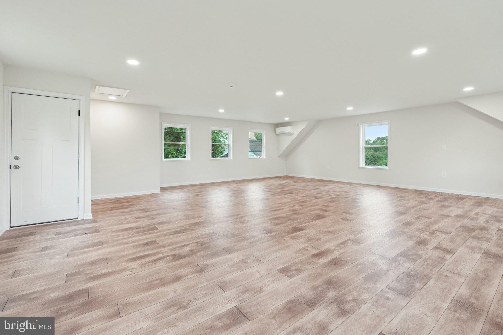 DARNESTOWN OUTSIDE - Residential