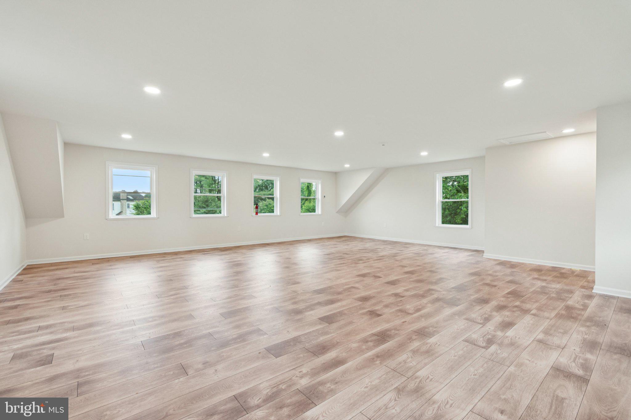 DARNESTOWN OUTSIDE - Residential