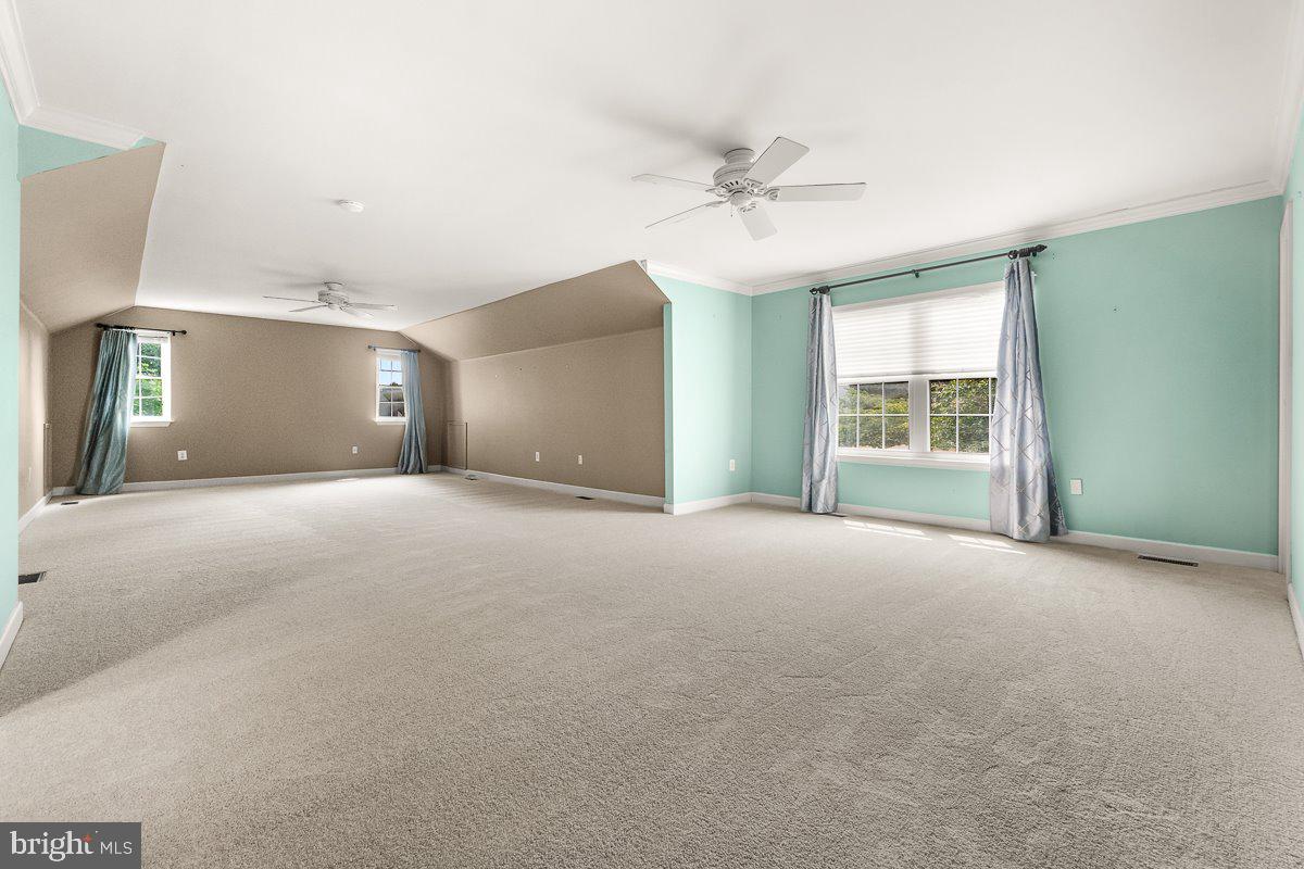 SPRING RIDGE - Residential