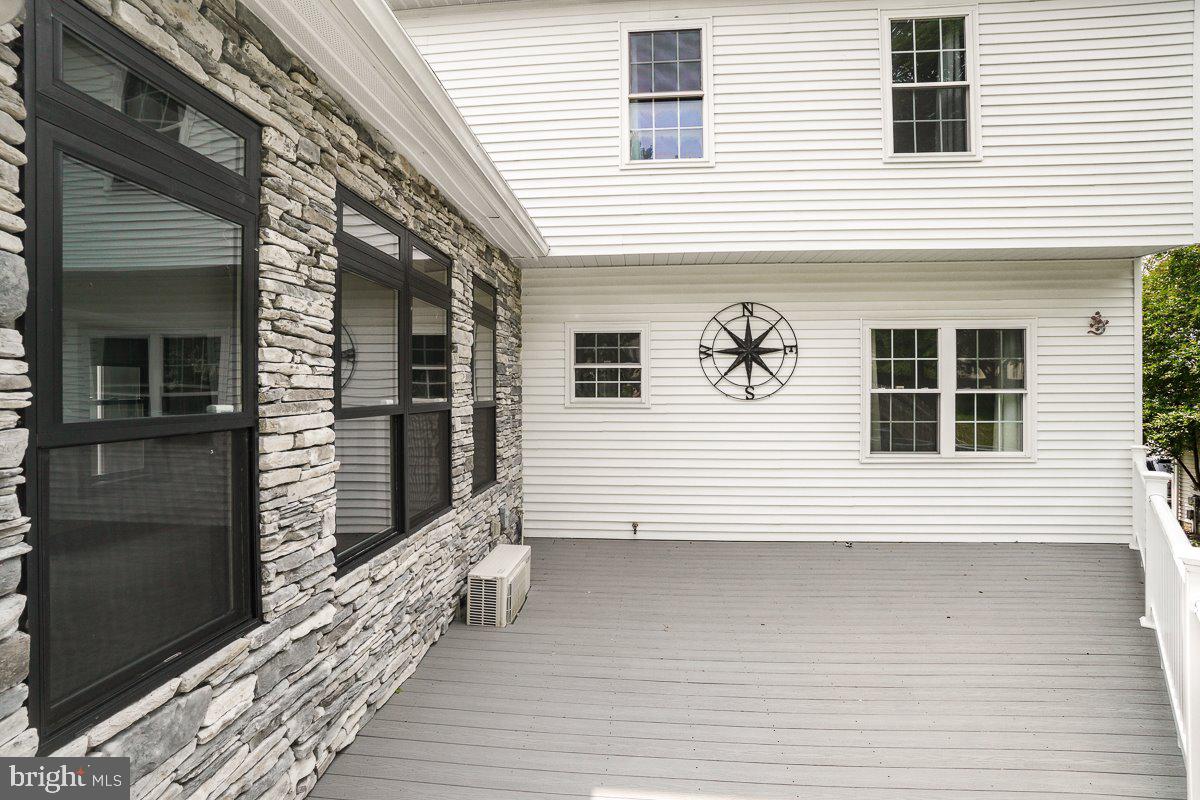 SPRING RIDGE - Residential