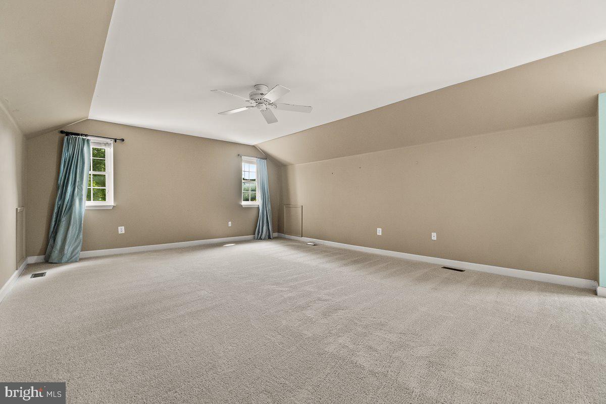 SPRING RIDGE - Residential