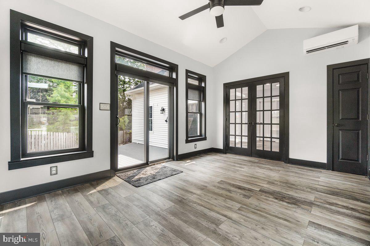 SPRING RIDGE - Residential