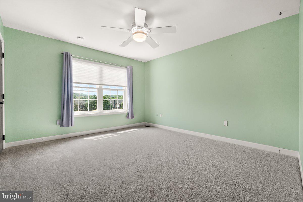 SPRING RIDGE - Residential