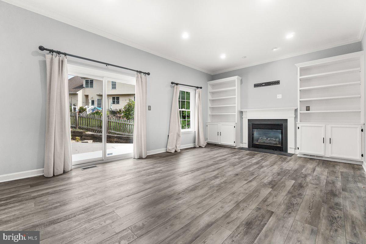 SPRING RIDGE - Residential