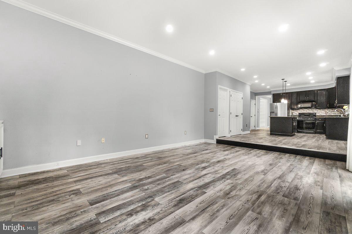 SPRING RIDGE - Residential