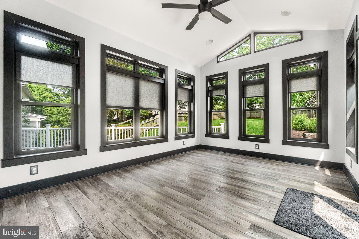 SPRING RIDGE - Residential