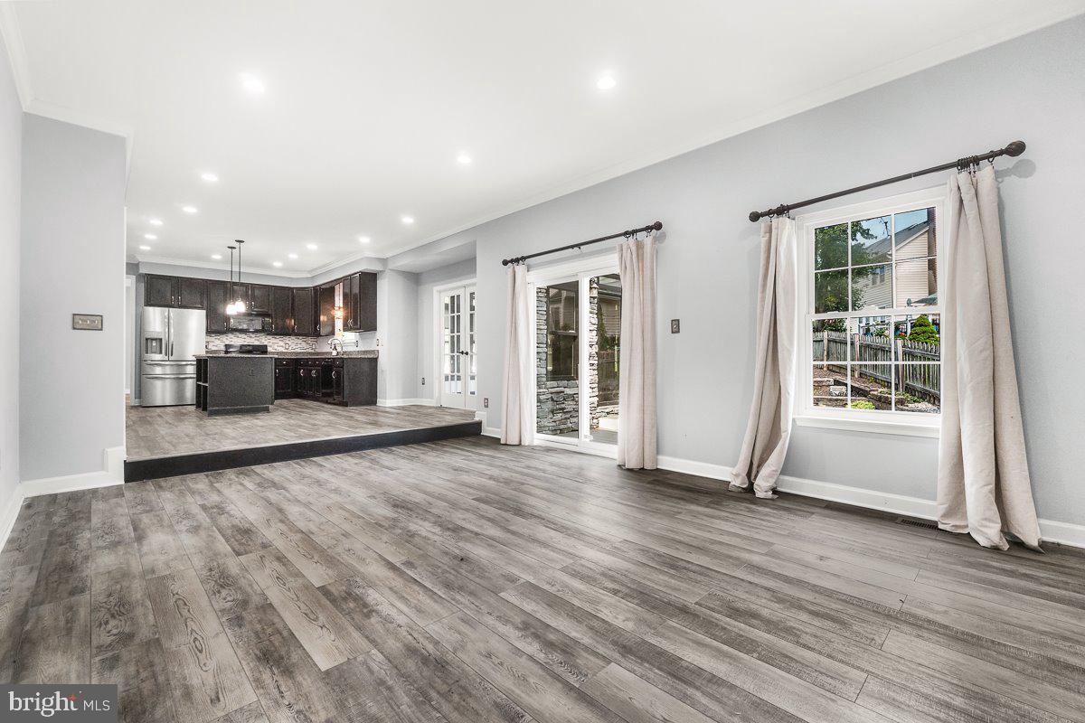 SPRING RIDGE - Residential