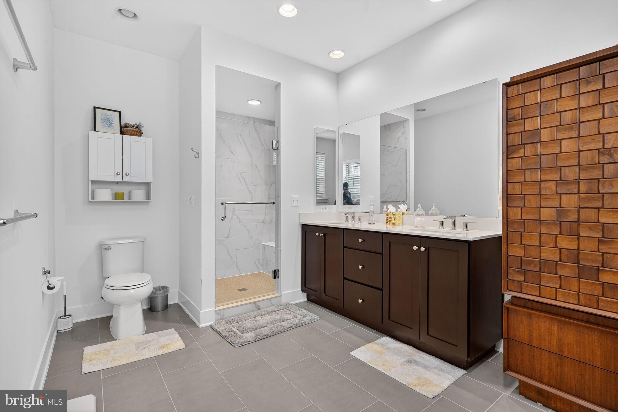 TOWER OAKS - Residential