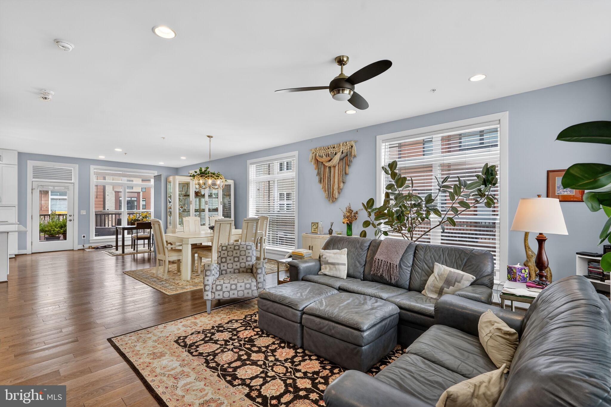 TOWER OAKS - Residential