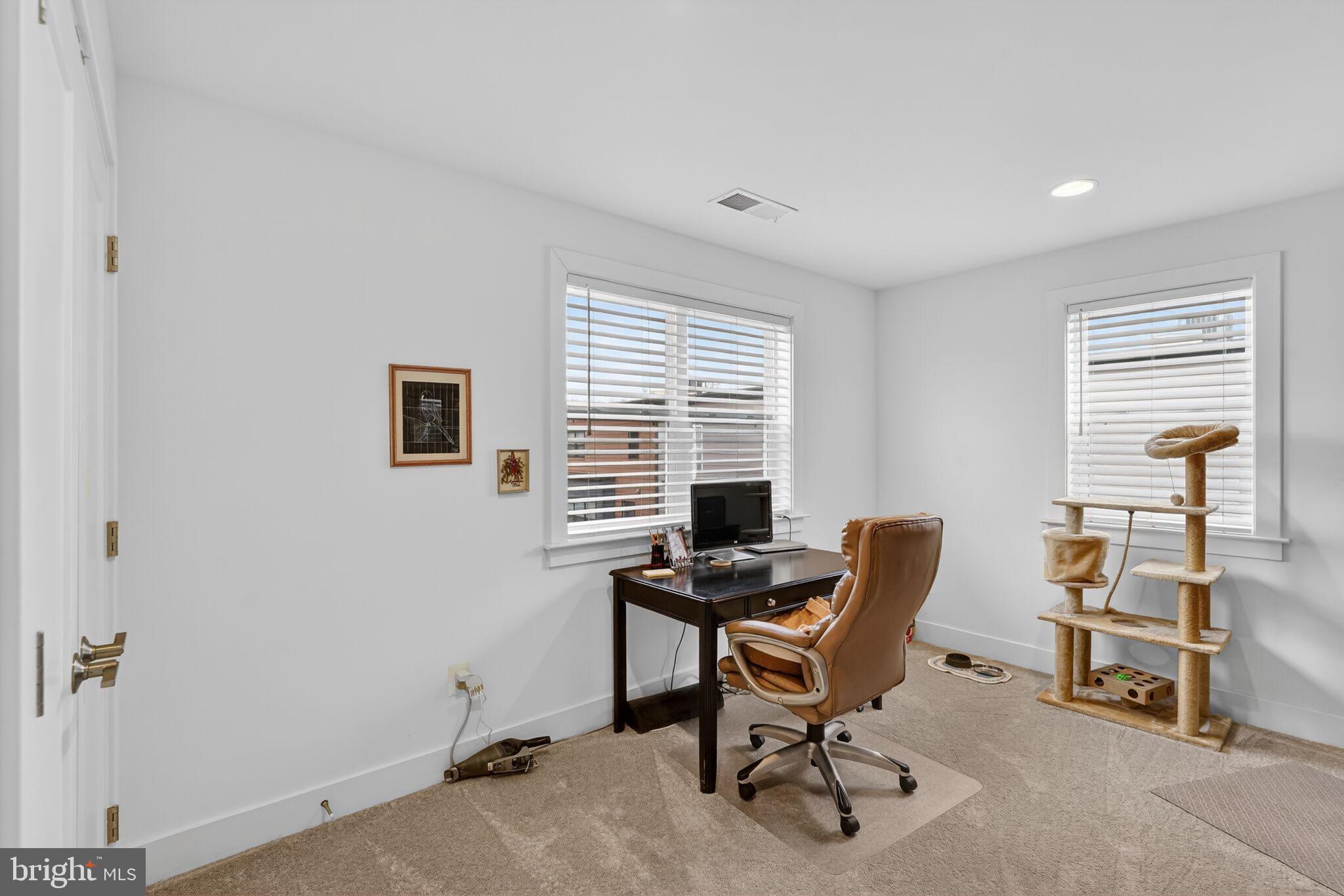 TOWER OAKS - Residential