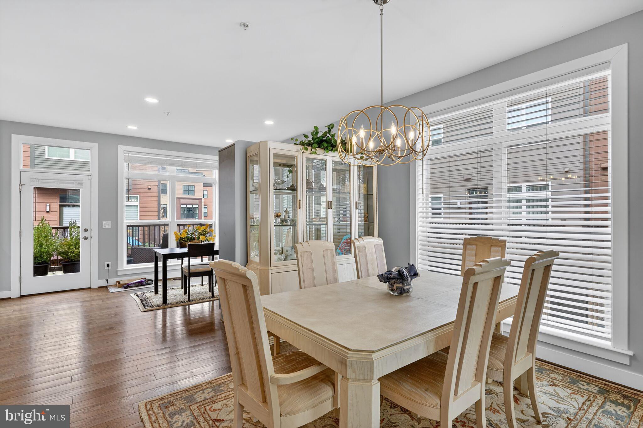 TOWER OAKS - Residential