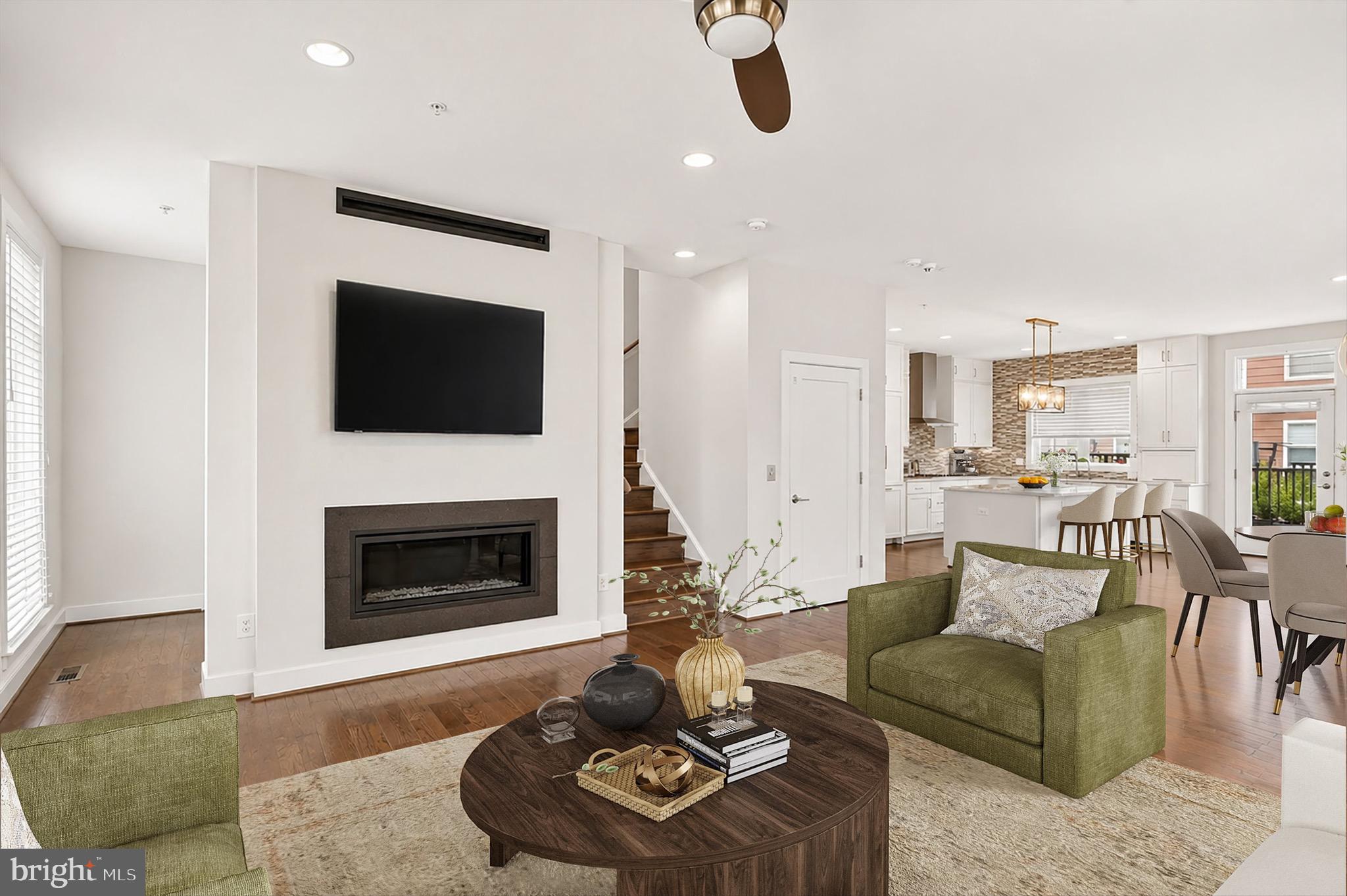 TOWER OAKS - Residential