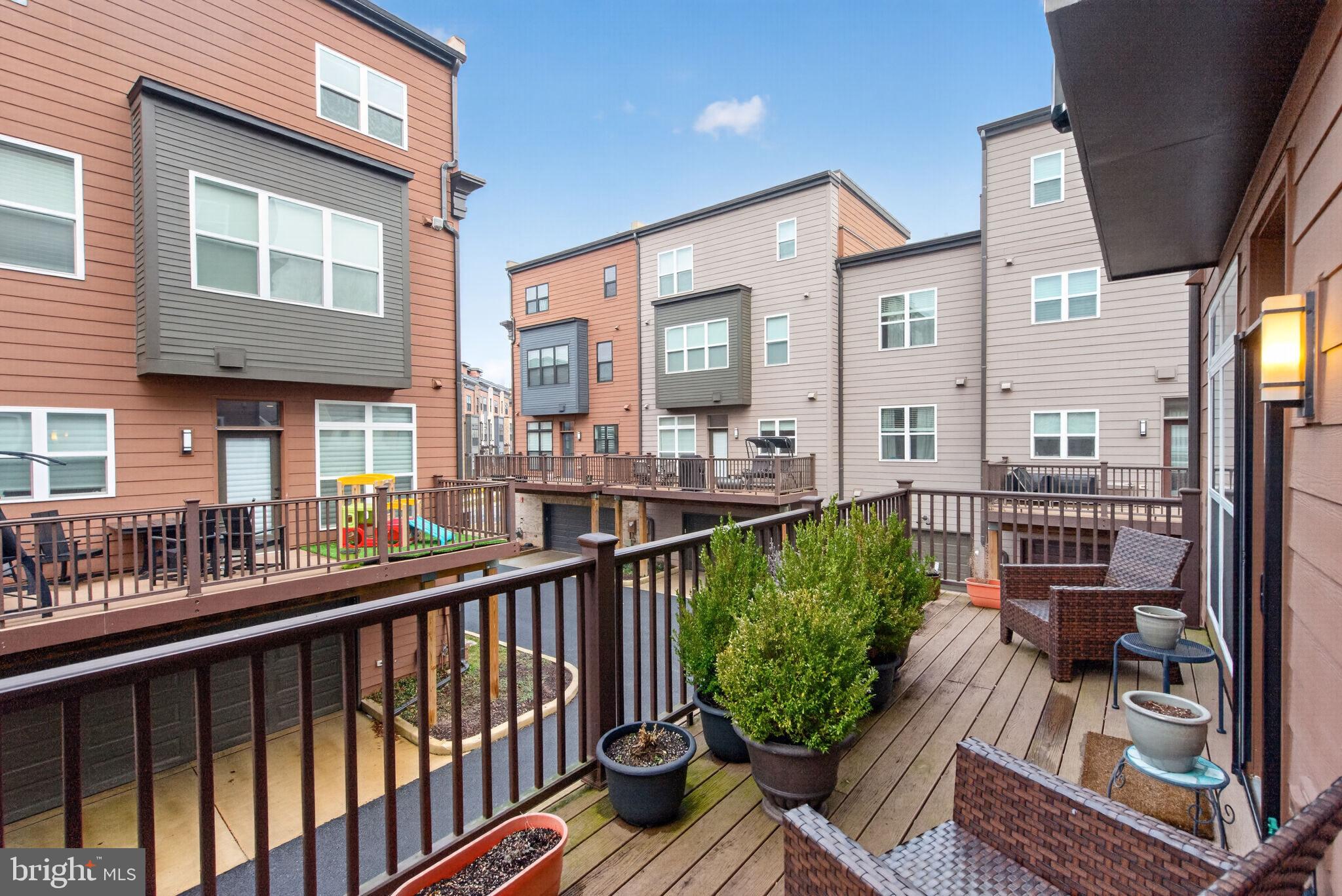 TOWER OAKS - Residential