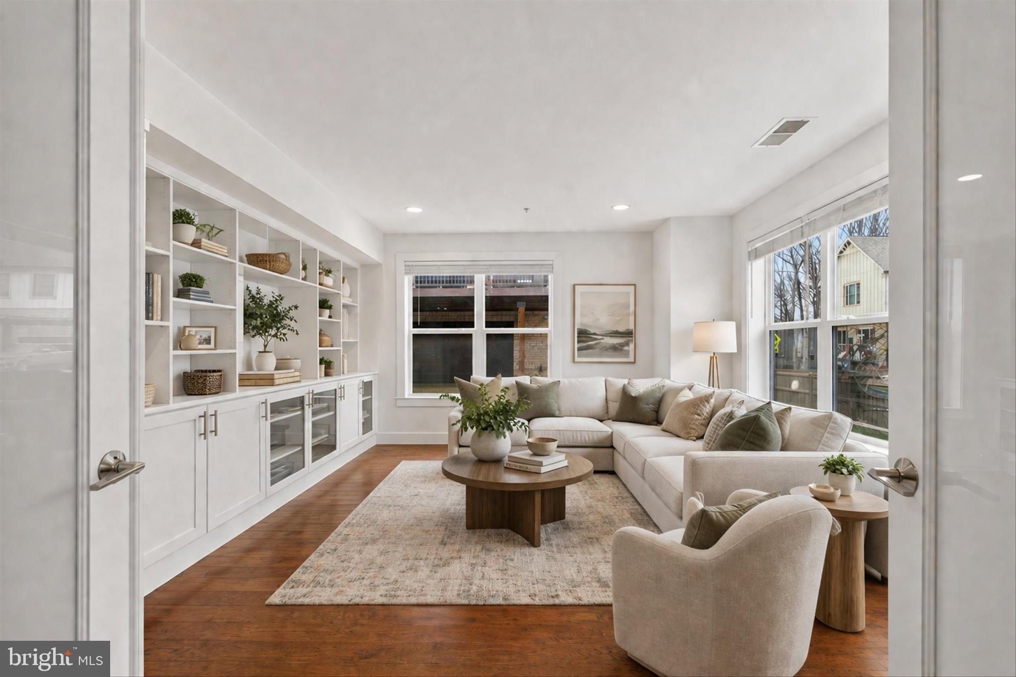 TOWER OAKS - Residential