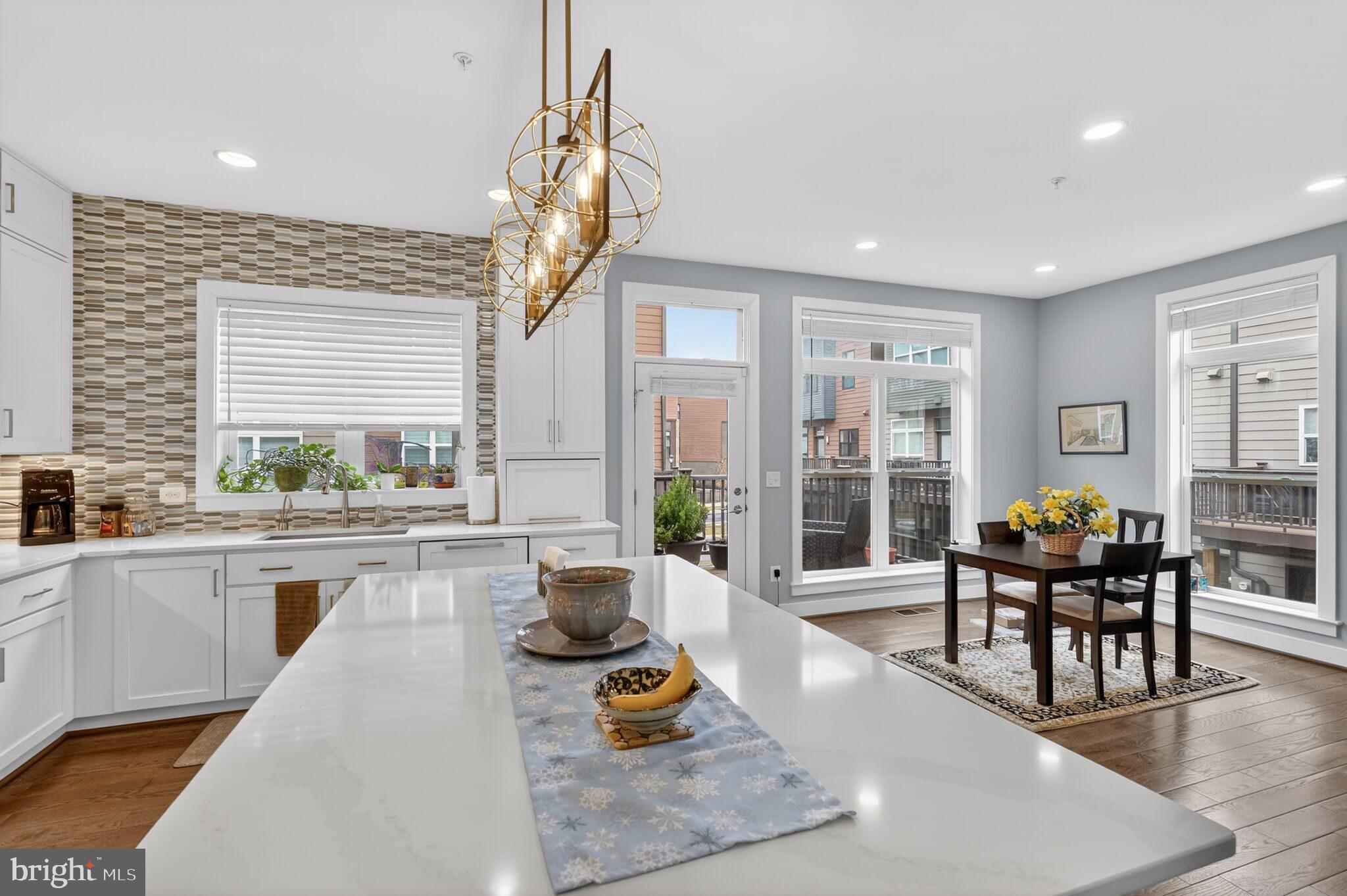 TOWER OAKS - Residential