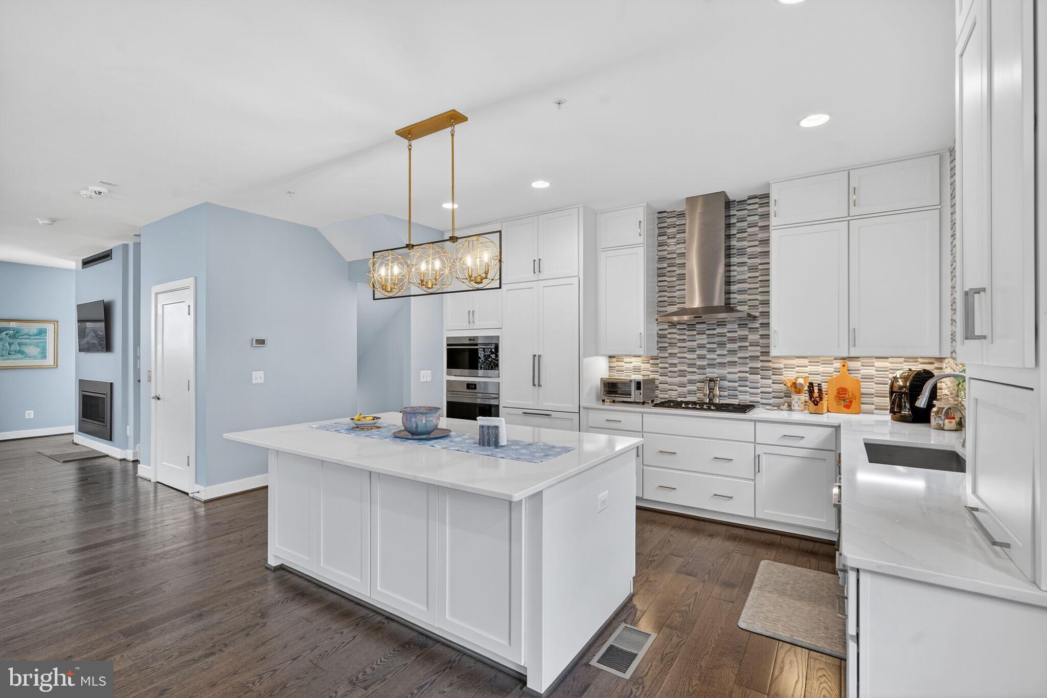 TOWER OAKS - Residential