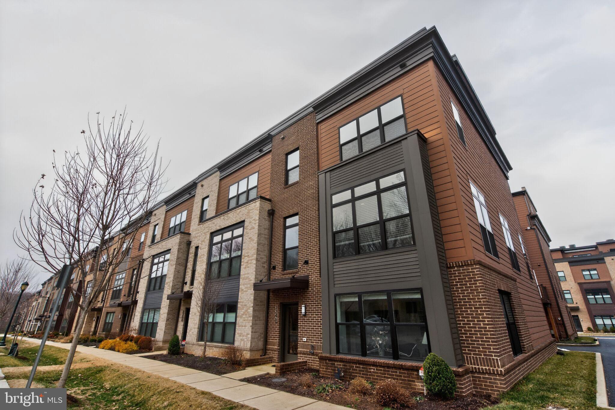 TOWER OAKS - Residential