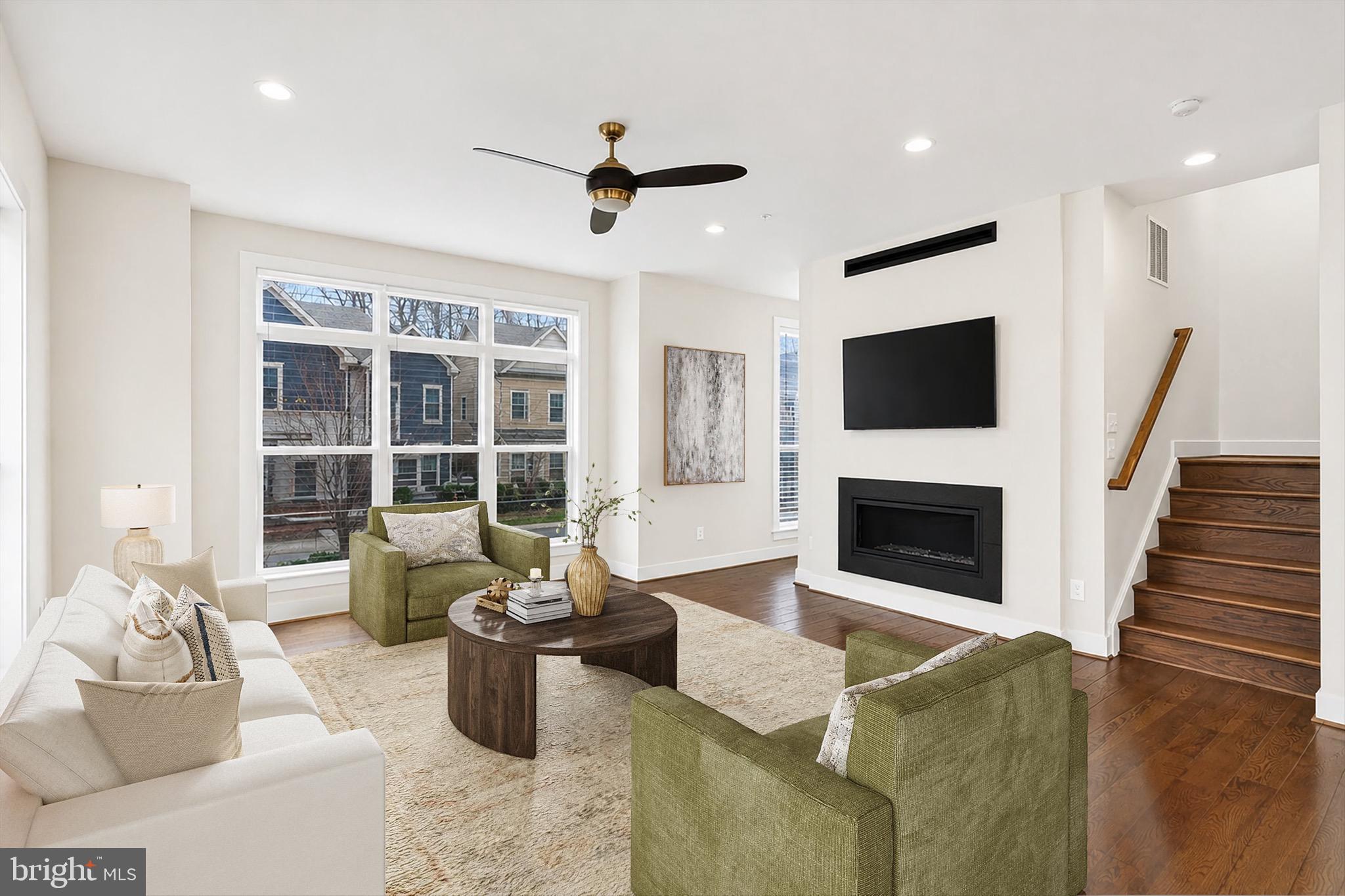 TOWER OAKS - Residential