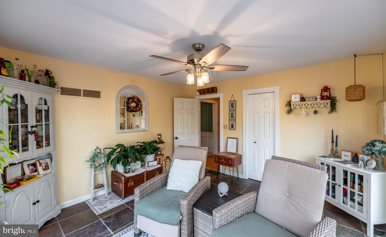 YELLOWHOUSE - Residential