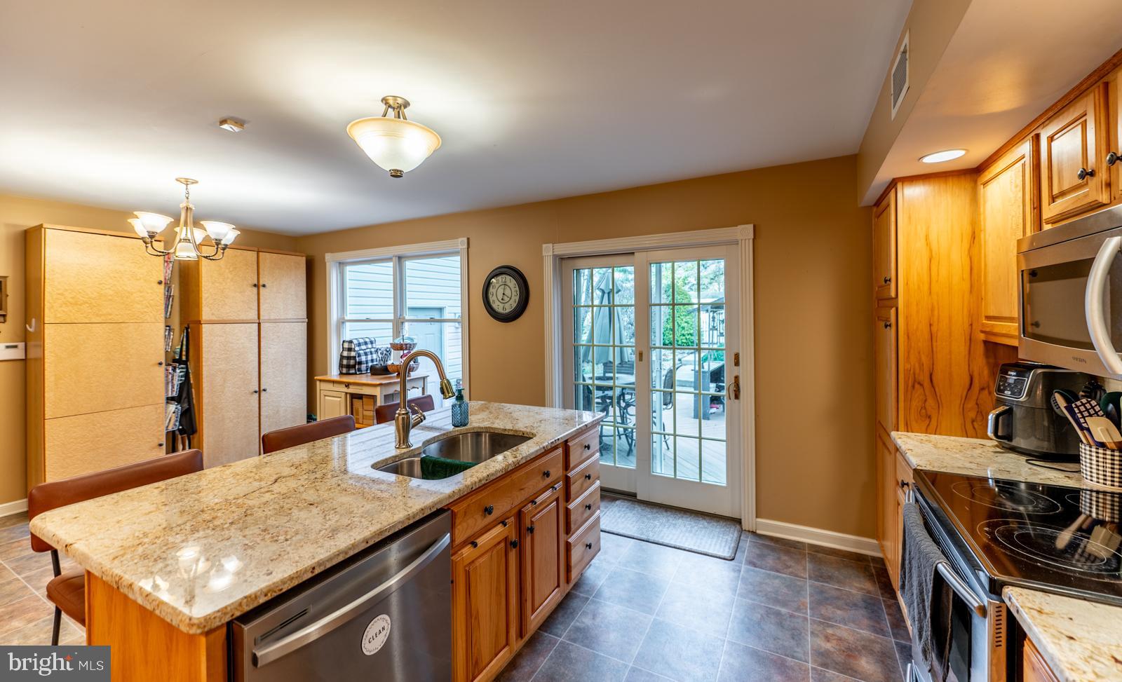 YELLOWHOUSE - Residential