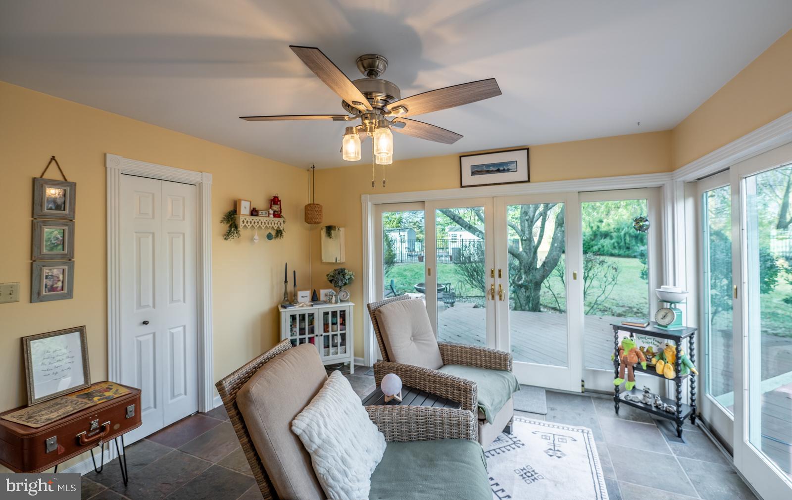 YELLOWHOUSE - Residential